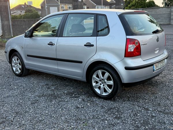 Volkswagen Polo Hatchback, Petrol, 2004, Silver