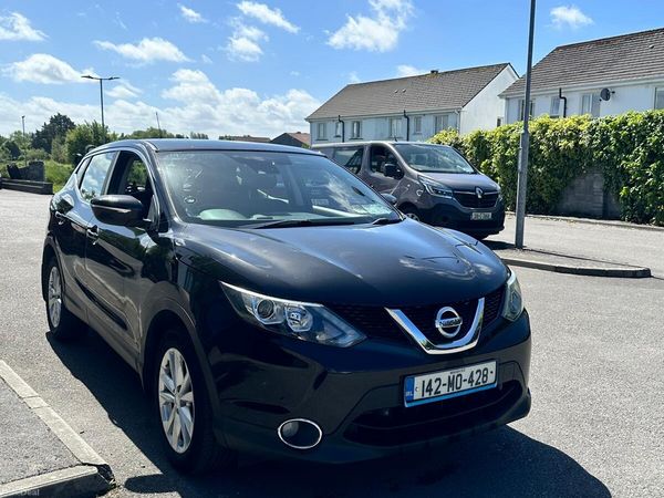 Nissan Qashqai Hatchback, Diesel, 2014, Black