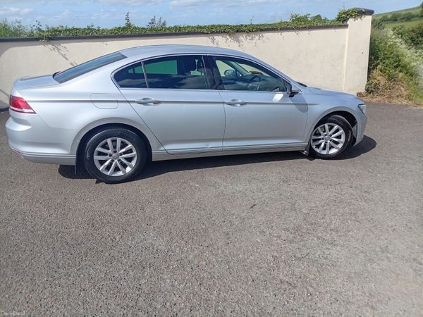 Volkswagen Passat Saloon, Diesel, 2017, Grey