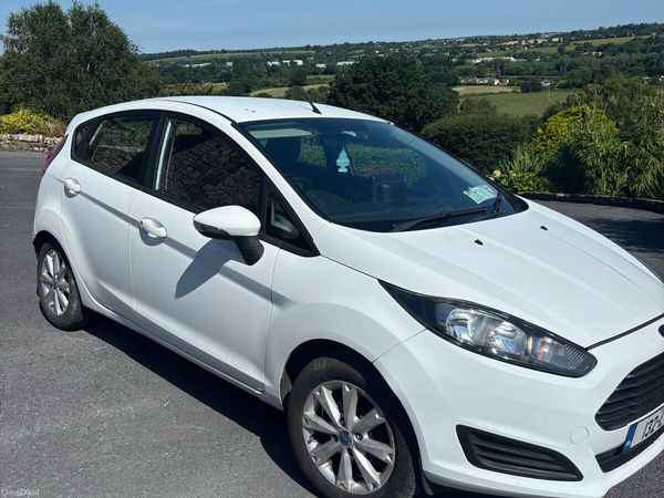 Ford Fiesta Hatchback, Petrol, 2013, White