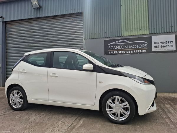 Toyota Aygo Hatchback, Petrol, 2015, White