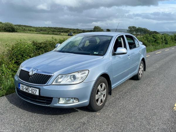 Skoda Octavia Hatchback, Diesel, 2010, Blue