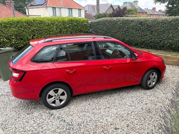 Skoda Fabia Estate, Petrol, 2016, Red