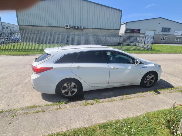 Hyundai i40 Estate, Diesel, 2012, White