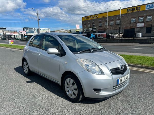 Toyota Yaris Hatchback, Petrol, 2006, Silver