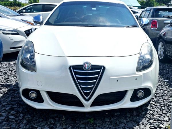 Alfa Romeo Giulietta Hatchback, Petrol, 2015, White