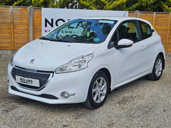 Peugeot 208 Hatchback, Petrol, 2015, White