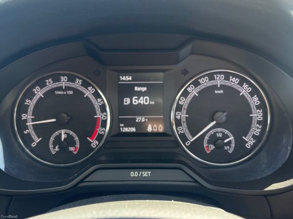 Skoda Octavia Saloon, Diesel, 2019, Grey