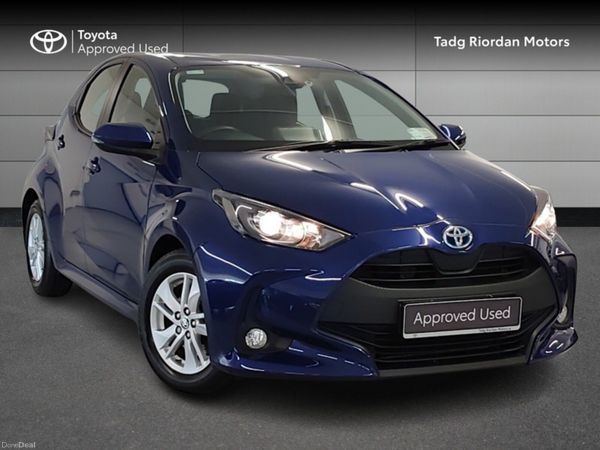 Toyota Yaris Hatchback, Petrol Hybrid, 2023, Blue