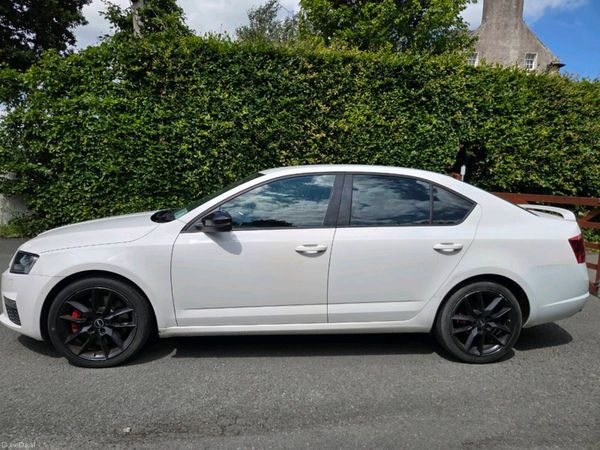 Skoda Octavia Saloon, Diesel, 2015, White