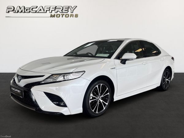 Toyota Camry Saloon, Petrol Hybrid, 2019, White