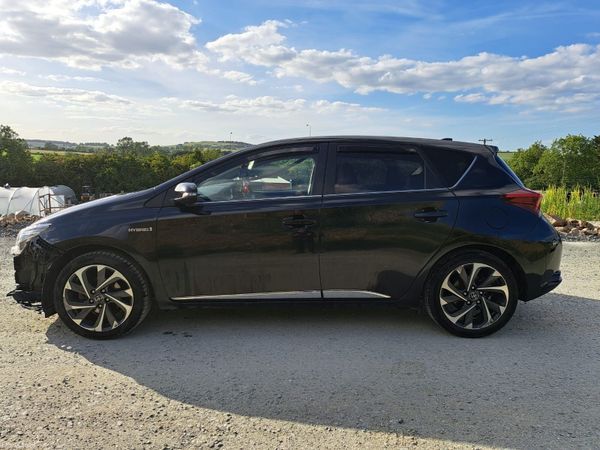 Toyota Auris MPV, Petrol Hybrid, 2017, Black