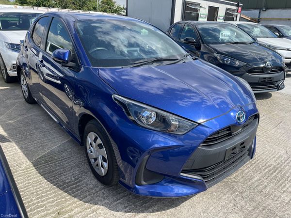 Toyota Yaris Hatchback, Petrol Hybrid, 2021, Blue