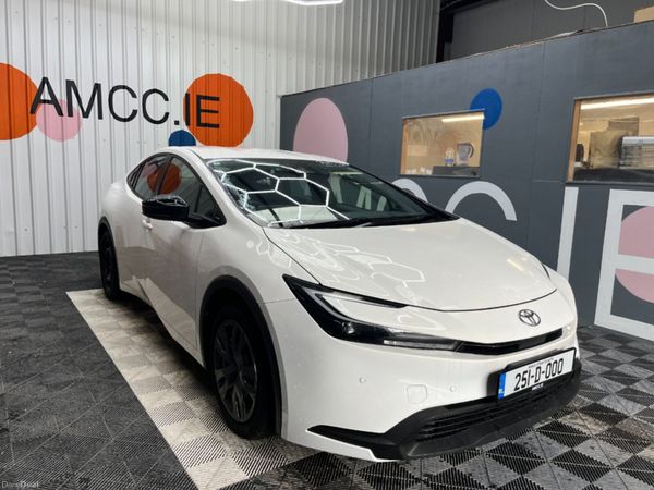 Toyota Prius Estate, Petrol, 2025, White