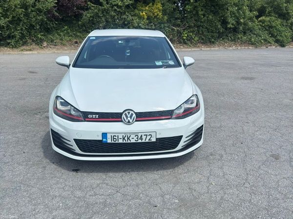 Volkswagen Golf Hatchback, Petrol, 2016, White