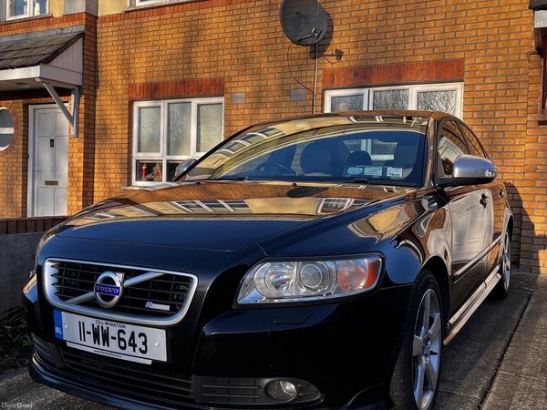 Volvo S40 Saloon, Diesel, 2011, Black