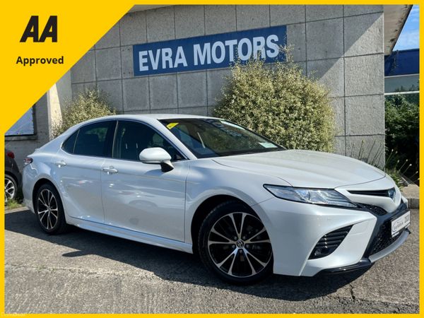 Toyota Camry Saloon, Petrol Hybrid, 2020, White