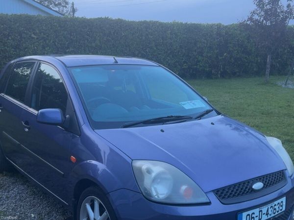 Ford Fiesta Hatchback, Petrol, 2006, Purple