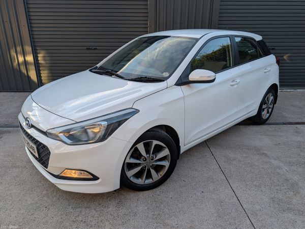 Hyundai i20 Hatchback, Petrol, 2015, White