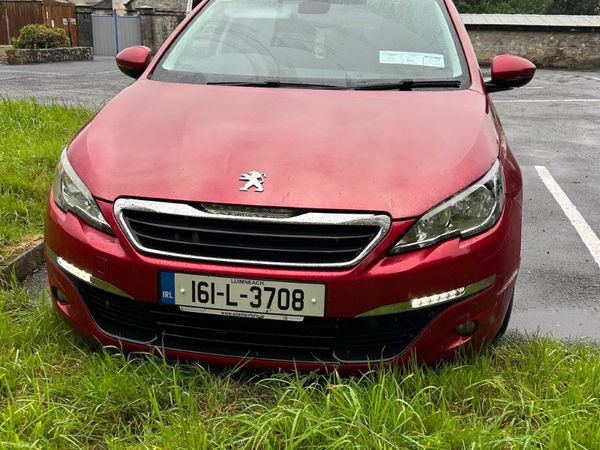 Peugeot 308 Hatchback, Diesel, 2016, Red