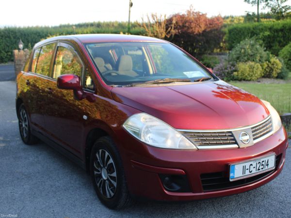 Nissan Tiida Hatchback, Diesel, 2011, Red