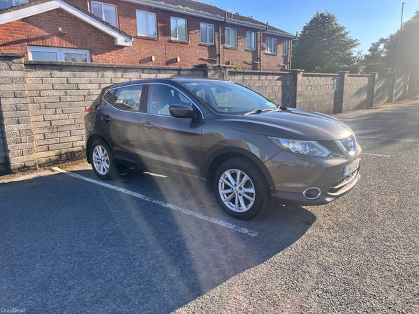 Nissan Qashqai Hatchback, Diesel, 2015, Brown