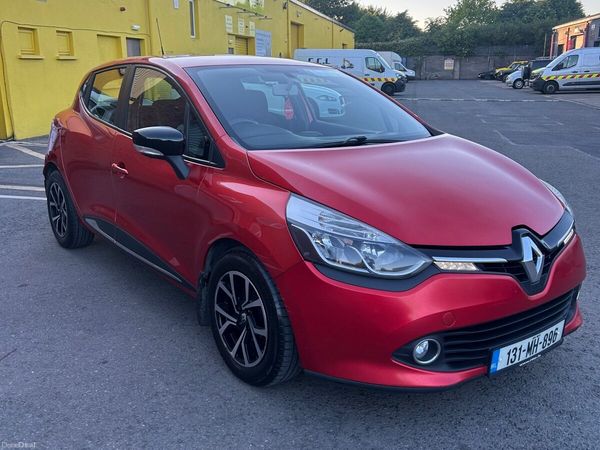 Renault Clio Hatchback, Diesel, 2013, Red