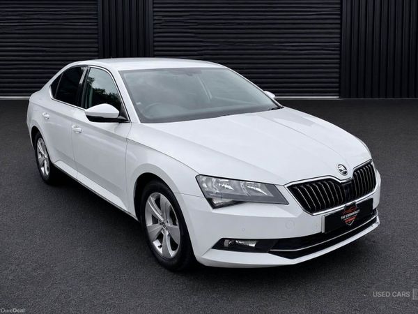 Skoda Superb Hatchback, Diesel, 2016, White
