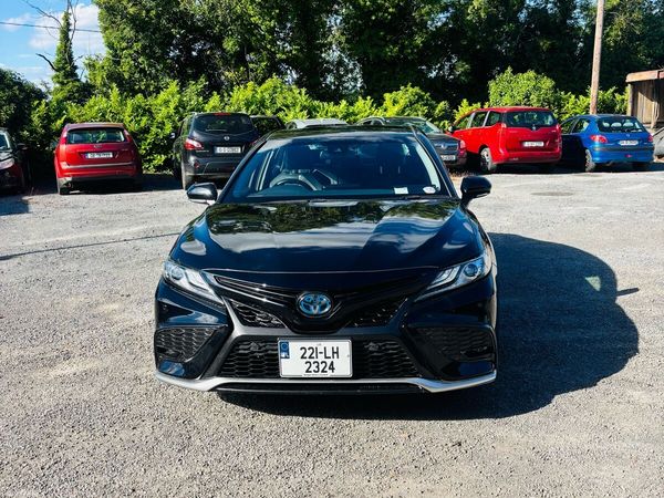 Toyota Camry Saloon, Petrol Hybrid, 2022, Black