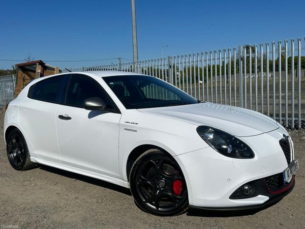 Alfa Romeo Giulietta Hatchback, Petrol, 2017, White
