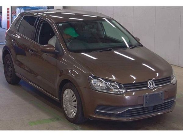 Volkswagen Polo Hatchback, Petrol, 2015, Brown