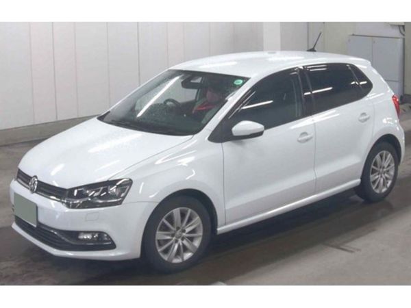 Volkswagen Polo Hatchback, Petrol, 2015, White