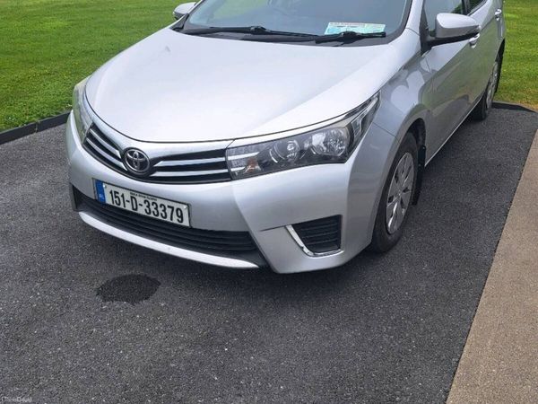 Toyota Corolla Saloon, Diesel, 2015, Silver