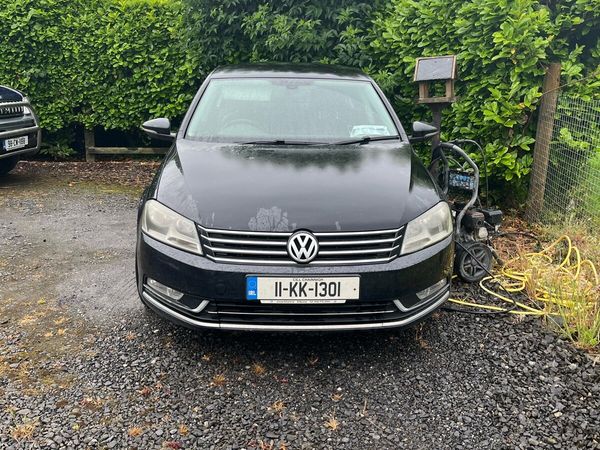 Volkswagen Passat Saloon, Diesel, 2011, Black