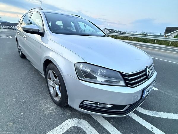Volkswagen Passat Estate, Diesel, 2011, Silver