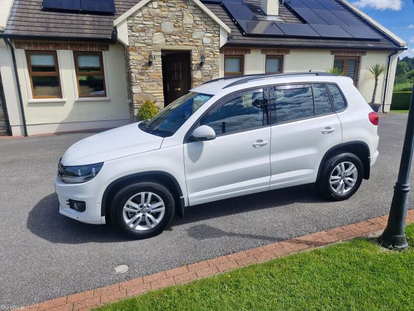Volkswagen Tiguan SUV, Diesel, 2012, White