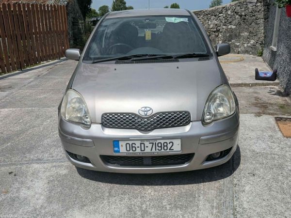 Toyota Yaris Hatchback, Petrol, 2006, Grey