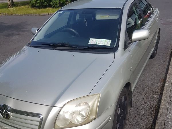 Toyota Avensis Saloon, Petrol, 2005, Silver