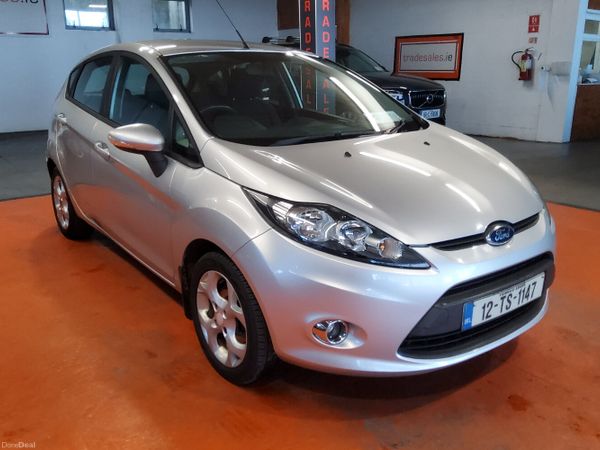 Ford Fiesta Hatchback, Petrol, 2012, Silver