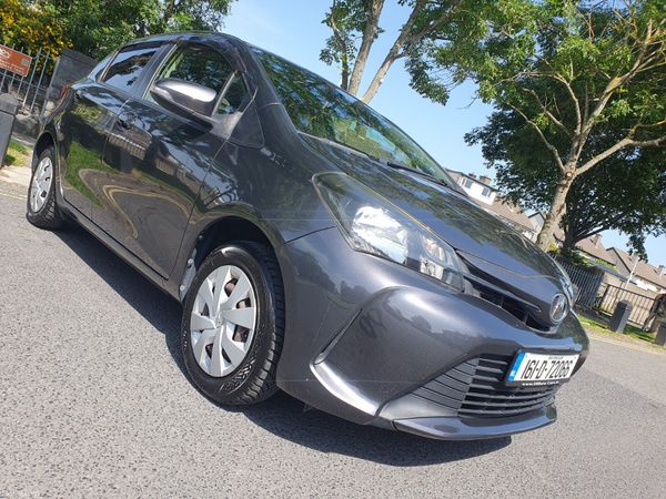 Toyota Yaris Hatchback, Petrol, 2016, Grey