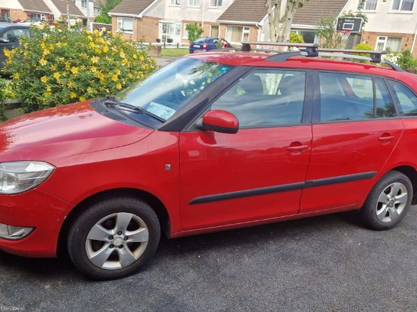 Skoda Fabia Estate/Jeep, Diesel, 2010, Red