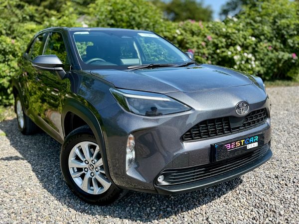 Toyota Yaris Cross Hatchback, Petrol Hybrid, 2025, Grey