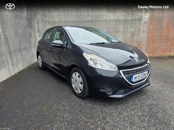 Peugeot 208 Hatchback, Diesel, 2014, Black