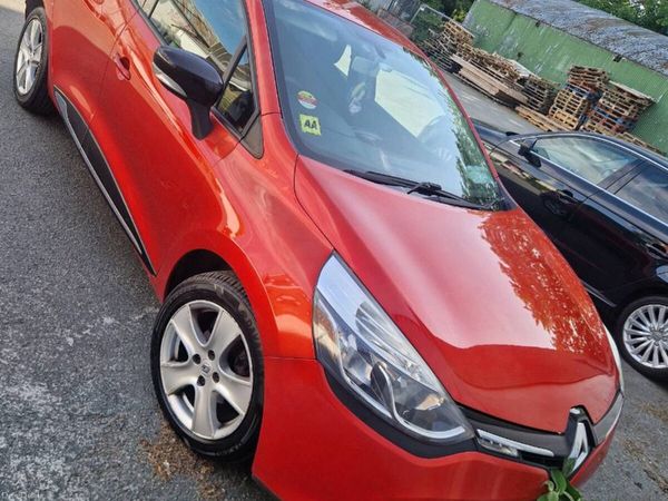 Renault Clio Hatchback, Diesel, 2014, Red