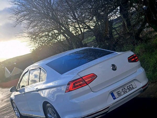 Volkswagen Passat Saloon, Diesel, 2016, White