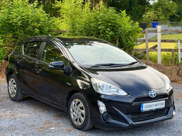 Toyota Aqua Hatchback, Petrol Hybrid, 2015, Black