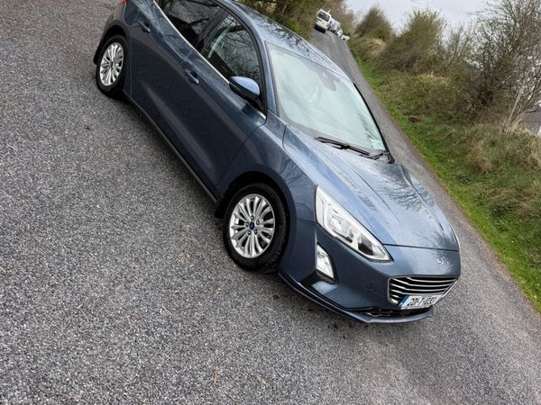 Ford Focus Hatchback, Diesel, 2020, Blue