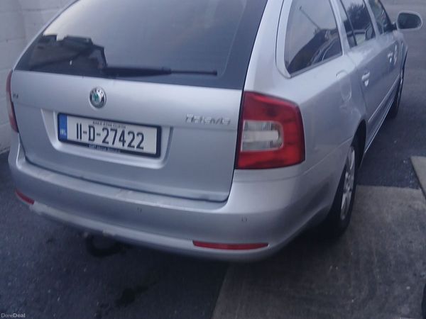 Skoda Octavia Estate, Diesel, 2011, Silver
