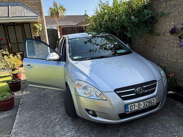 Kia Ceed Hatchback, Petrol, 2007, Silver