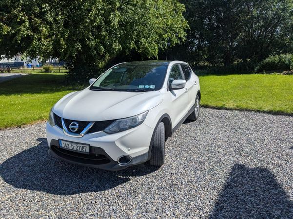 Nissan Qashqai Hatchback, Diesel, 2014, White